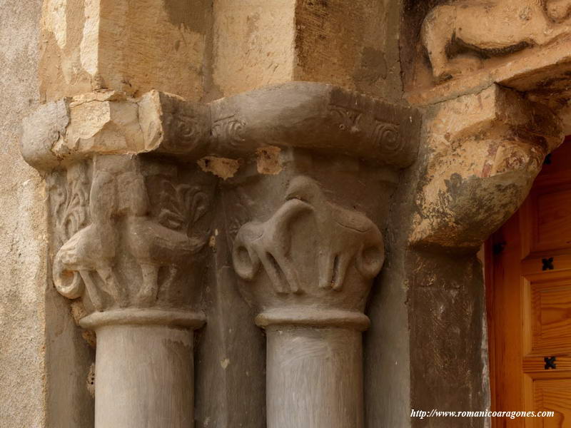 CAPITELES DEL LADO OESTE DE LA PORTADA